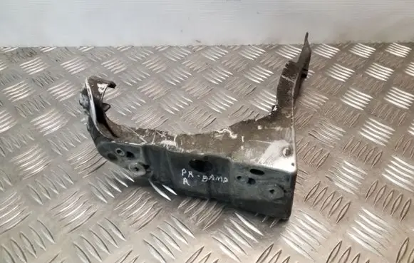 Audi A4 S4 B6 8E 8H Front bumper mounting bracket