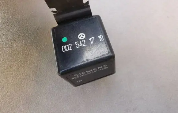 Mercedes-Benz C W202 Other relay 0025421719