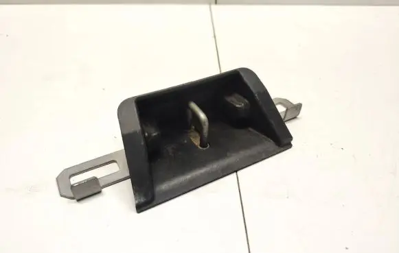 Volvo XC90 Loading door lock loop/hook striker 39831946 7354N2917
