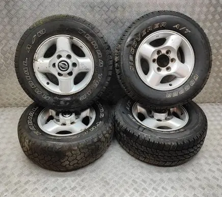 Nissan Navara D22 R16 alloy rim 403007Z900