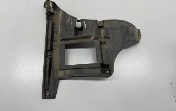 Volvo XC70 Rear bumper mounting bracket 8648150