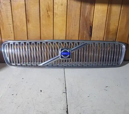 Volvo V50 Front grill 08678556 32102