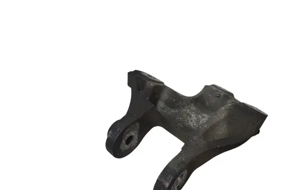 Nissan Juke I F15 Engine mounting bracket