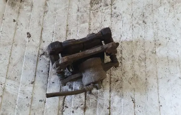 Toyota Corolla Verso E121 Front brake caliper NOCODE
