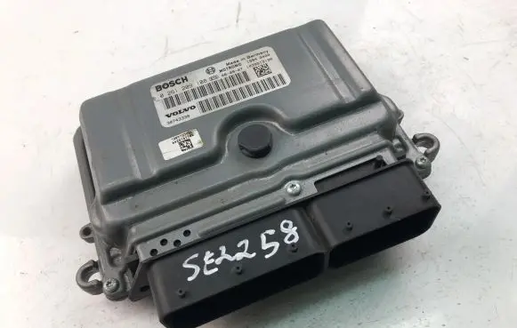 Volvo S80 Engine control unit/module ECU 30743338 0261209108