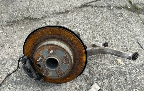 Nissan Maxima A35 Rear wheel hub spindle/knuckle 