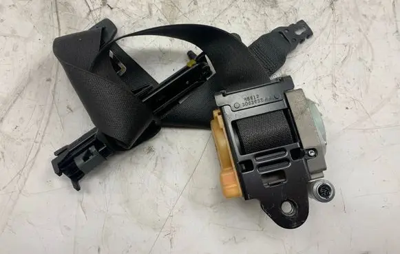 Opel Insignia A Front seatbelt 5010B8326H 3063932AA A045014