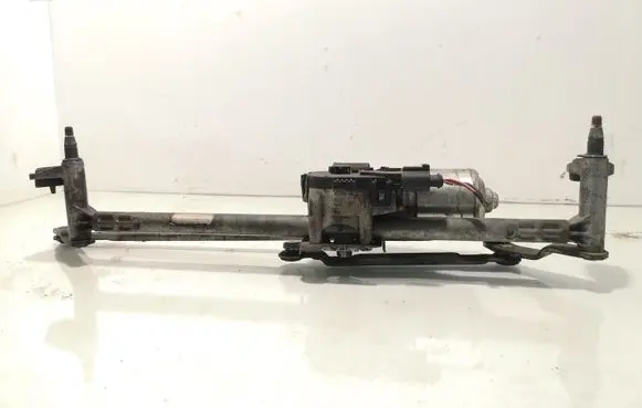 Volkswagen Golf V Front wiper linkage and motor 3397020806
