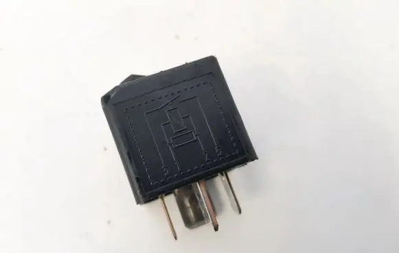 BMW 5 E60 E61 Other relay 61366901469 v23136-j6-x48