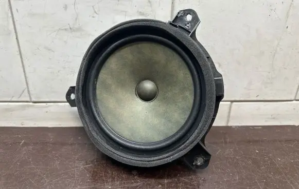 Toyota Prius (XW50) Front door speaker 8616028820