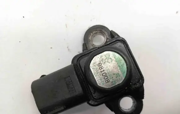 Mercedes-Benz C W204 Air pressure sensor A0051535028