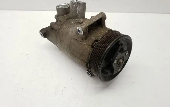 Volkswagen Jetta VI Air conditioning (A/C) compressor (pump) 5K0820803A