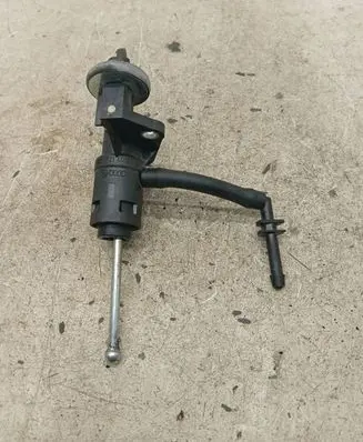 Audi A4 S4 B7 8E 8H Clutch master cylinder 8E1721401AJ