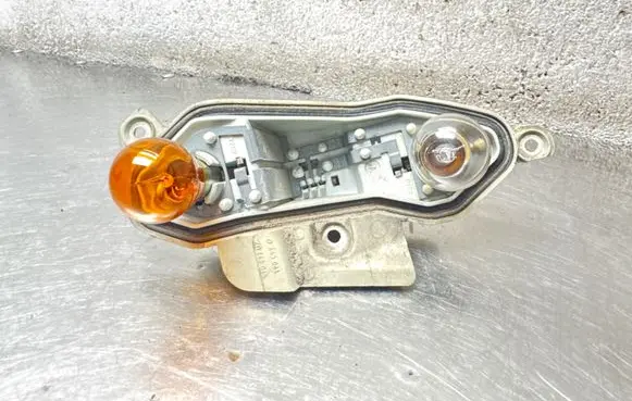 Opel Vectra C Tail light bulb cover holder 443041 ZB443045