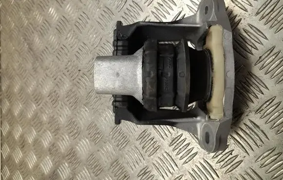 Volvo XC60 Engine mount bracket 32298661