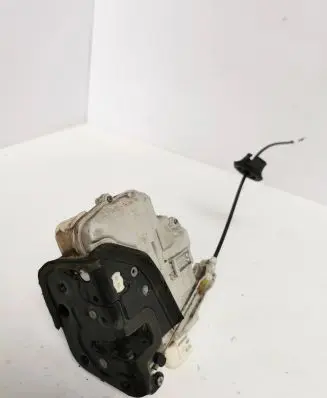Audi A4 S4 B7 8E 8H Front door lock 8E1937015