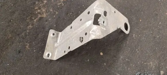 BMW X5 F15 Fender mounting bracket 7188835