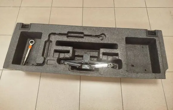 Subaru B9 Tribeca Tool set 91144XA02A