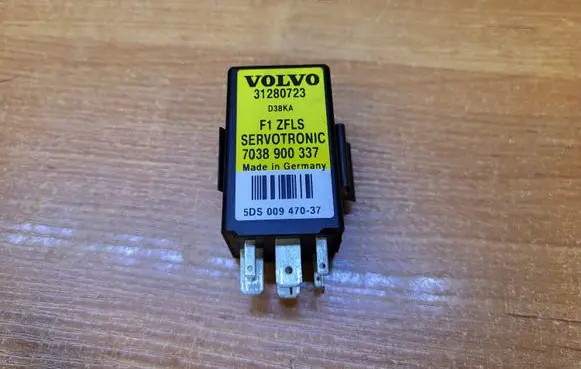 Volvo XC90 ABS relay 31280723 5DS00947037 7038900337