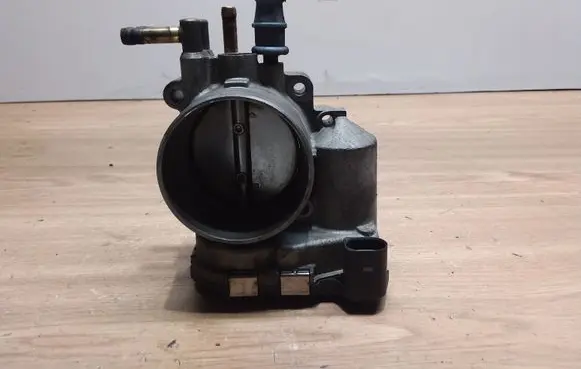 Audi A4 S4 B6 8E 8H Throttle valve 078133062B