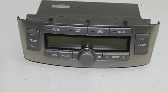Toyota Avensis T250 Climate control unit 5590005140