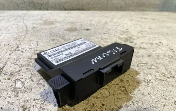 Volkswagen Golf V Gateway control module 1K0907530Q 5WK50011F 1K0907951