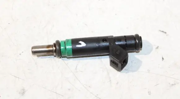 BMW X5 E70 Fuel injector 7525721