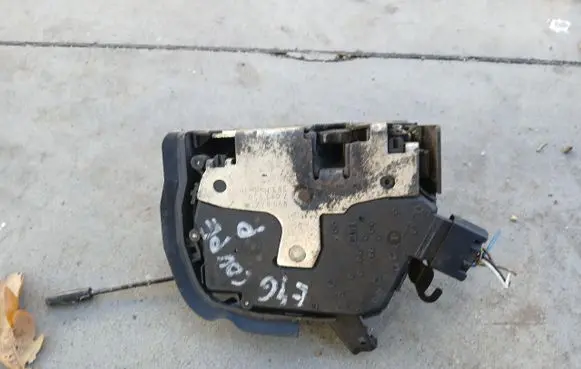 BMW 3 E46 Front door lock