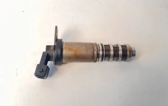 BMW 5 F10 F11 Camshaft vanos timing valve 13151880