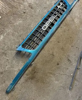 Opel Frontera A Front bumper upper radiator grill 07050999 0705099