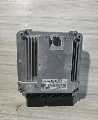 Volkswagen Golf VII Engine control unit/module 04L907309A 0281018526