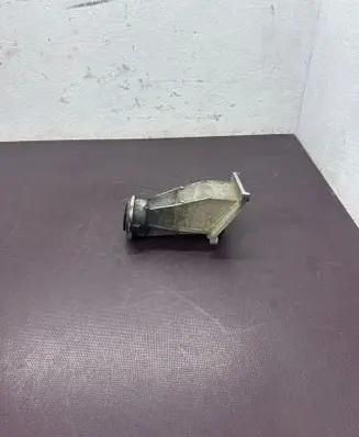 BMW 5 F10 F11 Driveshaft support bearing bracket 7600690 7600691