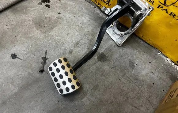 Mercedes-Benz G W461 W463 1st Gen Brake pedal 