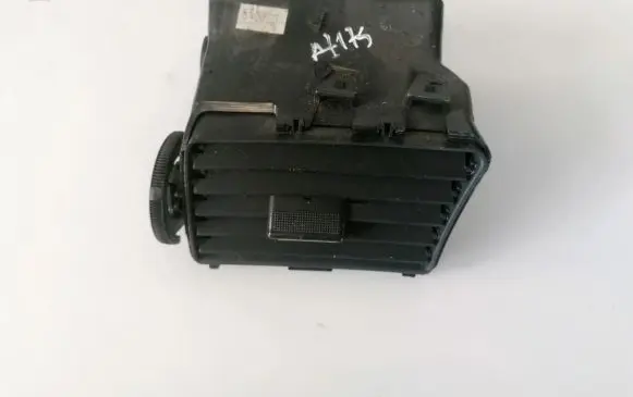 Chrysler Pacifica Dash center air vent grill