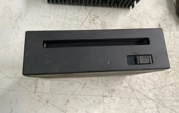 Lexus RX 330 - 350 - 400H CD/DVD changer 8684148060