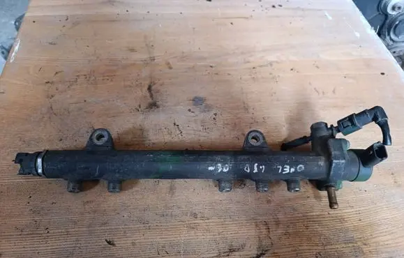 Opel Astra H Fuel main line pipe 0445214090 0281002584