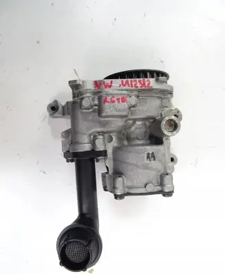 Volkswagen Golf VII Oil pump 04E115109E
