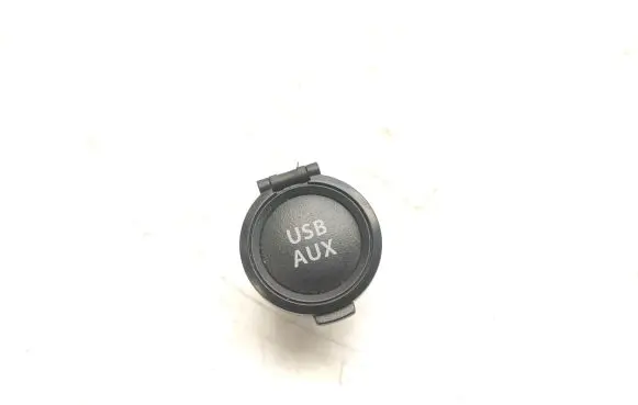 Suzuki Swift III AUX in-socket connector 