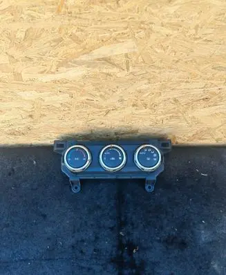 Mazda CX-3 Climate control unit 61190A