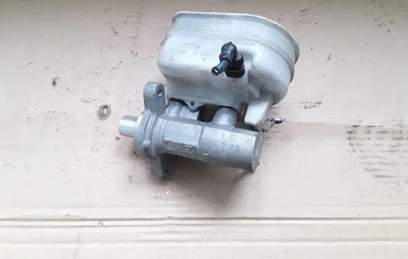 Iveco Daily 35 - 40.10 Master brake cylinder 0204255558