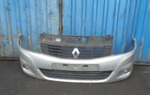 Renault Clio III Front bumper 8200883767