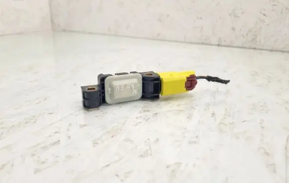 Audi A3 S3 8P Airbag deployment crash/impact sensor 4B0959643D