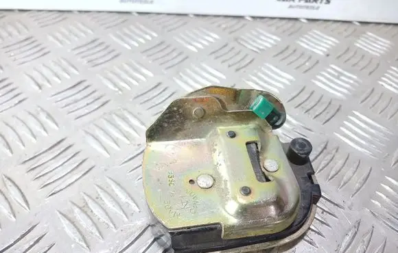 Chrysler Voyager Sliding door lock 