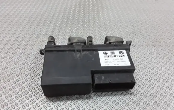 Skoda Octavia Mk1 (1U) Electric window control switch IU6959793