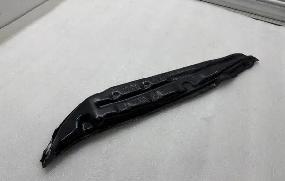 Tesla Model S Fender foam support/seal 105042000A