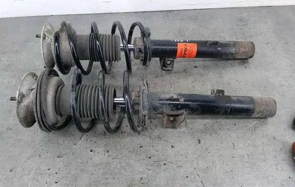 BMW 1 E81 E87 Front shock absorber/damper 334625334626
