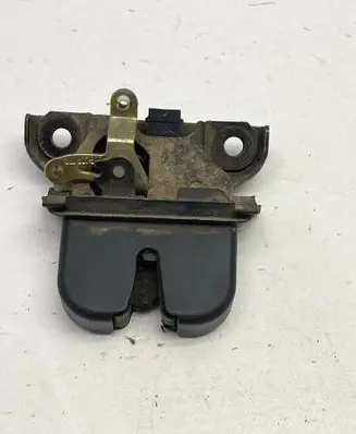 Audi A3 S3 8L Tailgate/trunk/boot lock/catch/latch 8L0827505M 8L0827520C