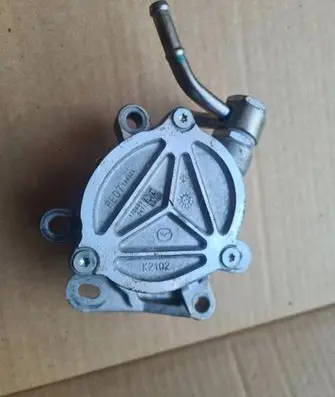 Mazda CX-5 Vacuum pump PE0718G00A
