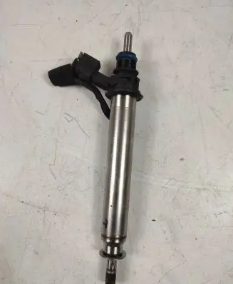 Mercedes-Benz S AMG W222 Fuel injector A2560700187