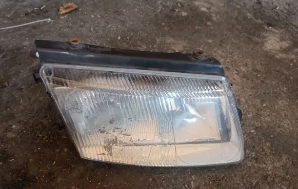 Volkswagen PASSAT B5 Headlight/headlamp